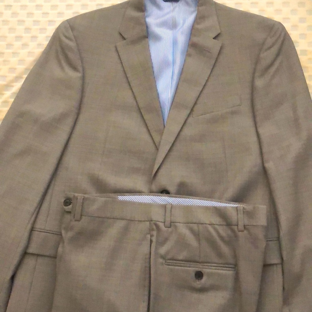 Tommy Hilfiger Gray suit